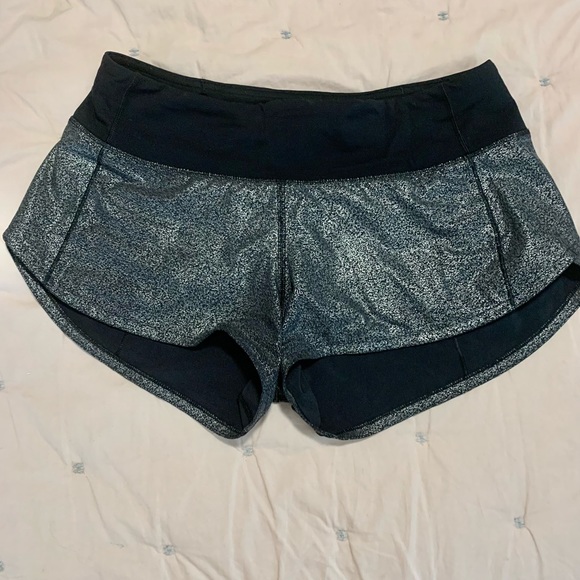 Lululemon speed shorts size 4 with 2.5 inch inseam. - Picture 2 of 5